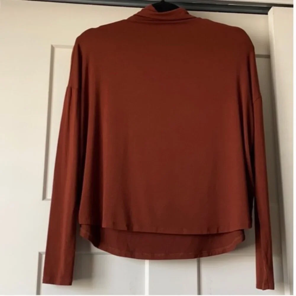 Aritzia Babaton Turtleneck Long Sleeve - Picture 2 of 5